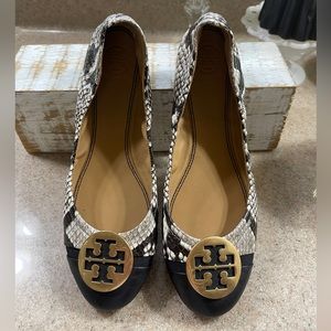 Tory Burch Women’s Minnie Snake Print/Black Leather Cap-Toe Ballet Flats Sz 7.5